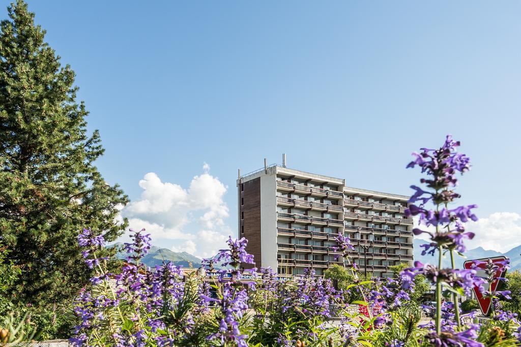 Résidence Pierre&Vacances Les Ecrins Courchevel Exterior foto